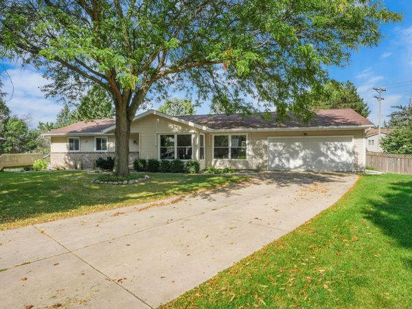 6 Lynbrook Circle, Madison, WI 53719