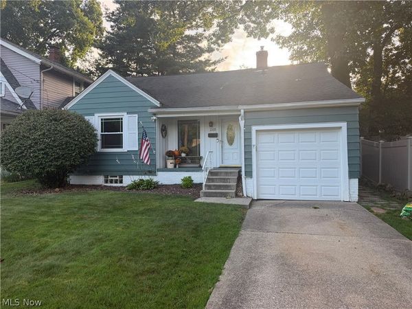 2115 12th Street , Cuyahoga Falls, OH 44223