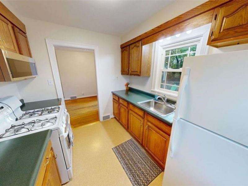 2115 12th Street, Cuyahoga Falls, OH 44223 Photo 8