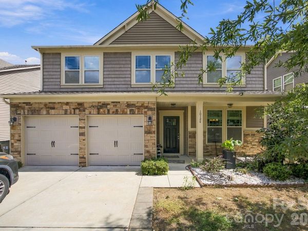 10124 Michael Crossing Drive, Charlotte, NC 28213