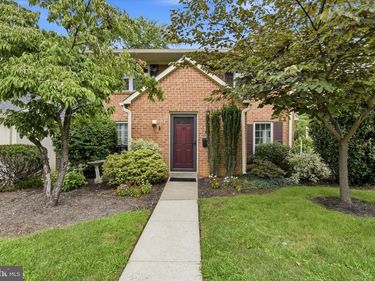 89 OLD FORGE CROSSING, DEVON, PA 19333