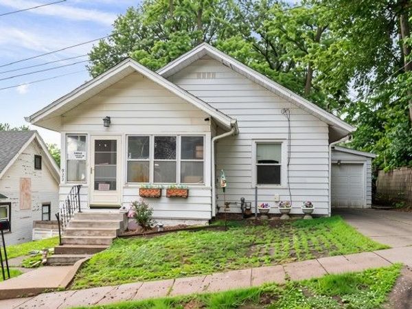 922 Madison Street , Davenport, IA 52804