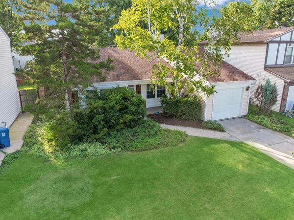 1460 Walden Circle , Aurora, IL 60506
