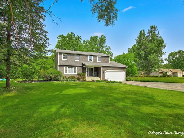 2711 Old Oak Drive , McHenry, IL 60050