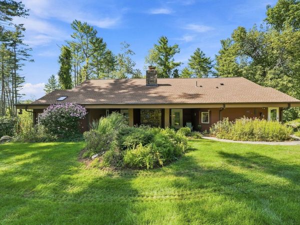 6 Ragged Hill Rd, Ware, MA 01082