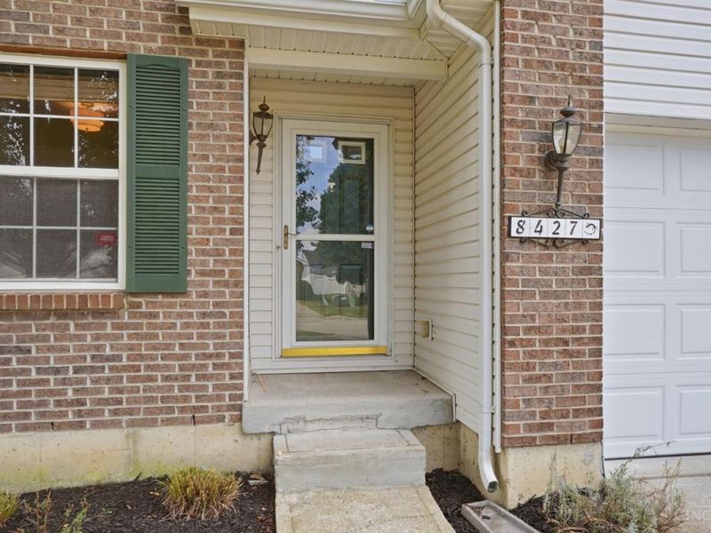 8427 Gettysburg Lane, Hamilton Township, OH 45039 Photo 4