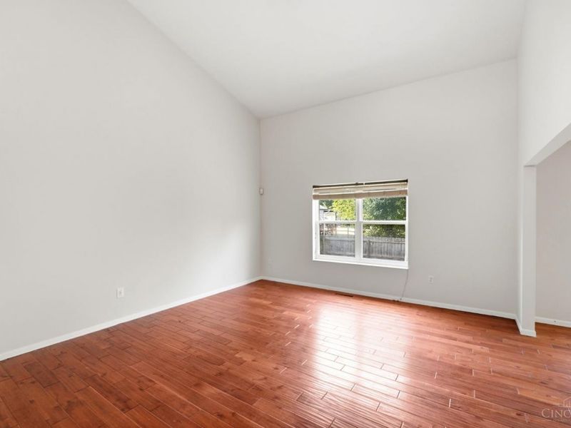 8427 Gettysburg Lane, Hamilton Township, OH 45039 Photo 7