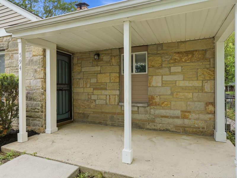 594 Whitethorne Avenue, Columbus, OH 43223 Photo 3