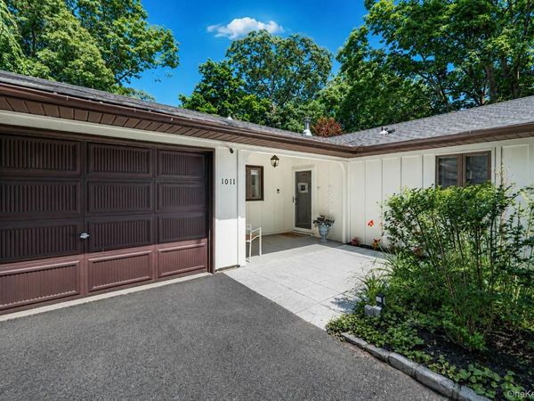 1011 Old Town Road , Coram, NY 11727
