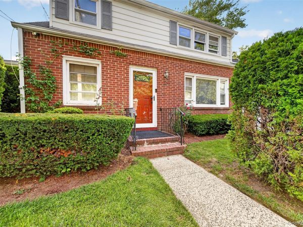 69 Stewart Avenue , Garden City, NY 11530