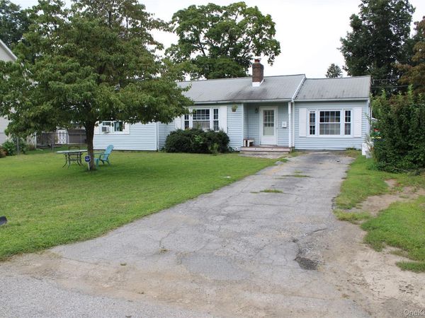 15 Caywood Place , Hyde Park, NY 12538