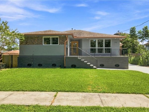 1718 BURBANK Drive, New Orleans, LA 70122