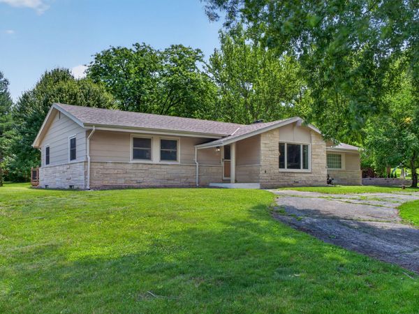 S94W23105 Meadow View Ln, Vernon, WI 53103