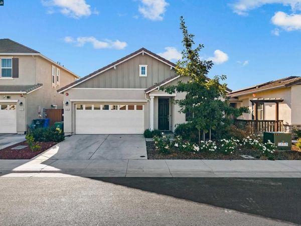 8300 Kevin Whiteley Dr, Elk Grove, CA 95757