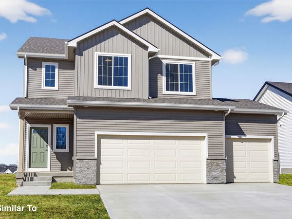 703 NE Doe Pointe Drive , Ankeny, IA 50021