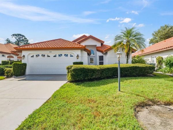 924 HARBOR TOWN DRIVE , VENICE, FL 34292