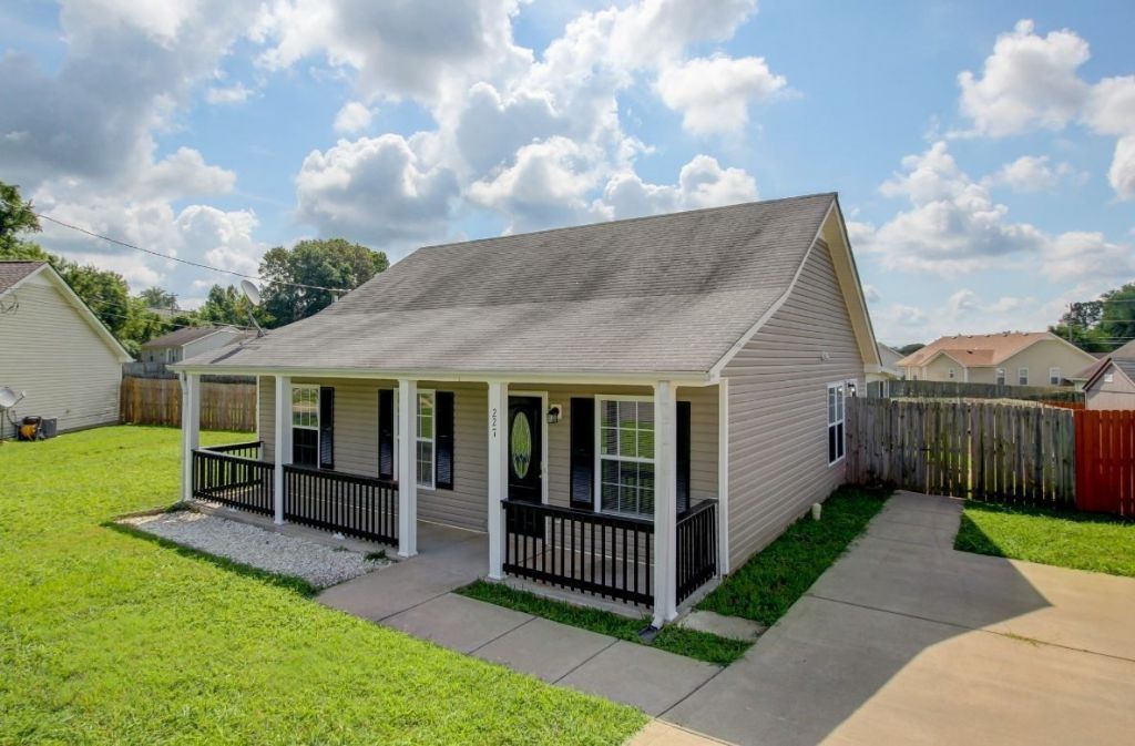 227 Faulkner Ct, Clarksville, TN 37042 Main Photo