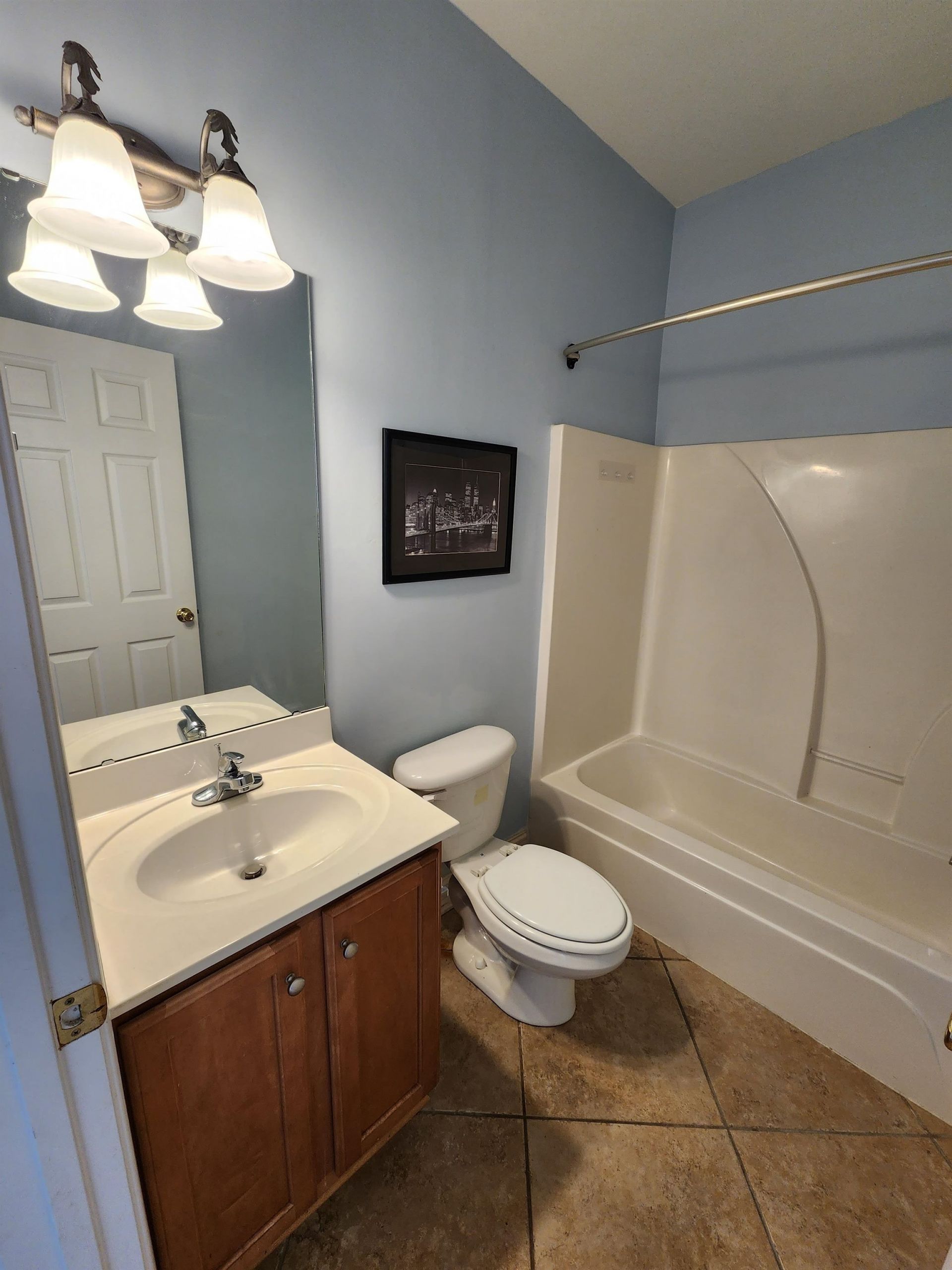 2053 Silvercrest Dr. Photo 10