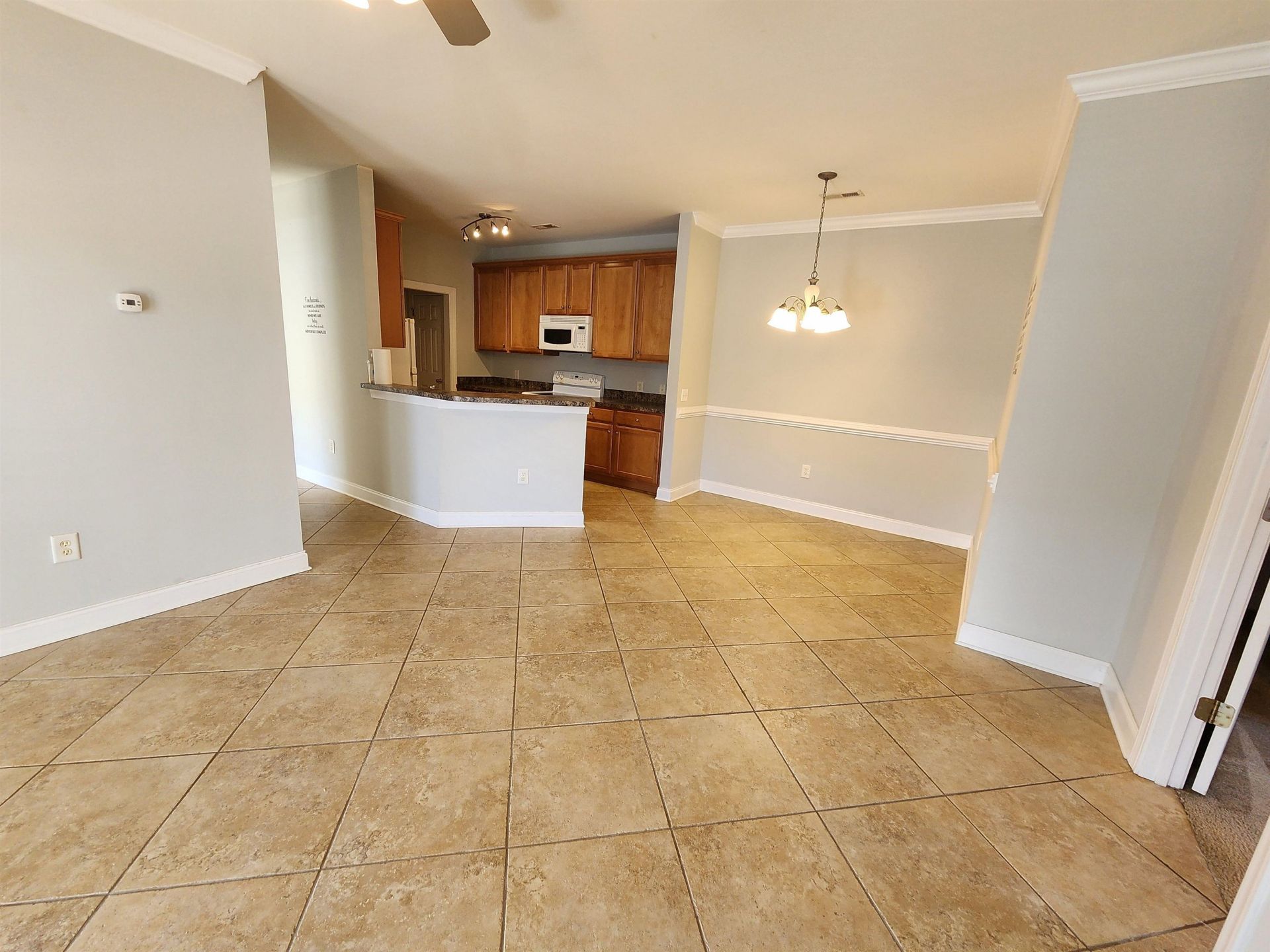 2053 Silvercrest Dr. Photo 11