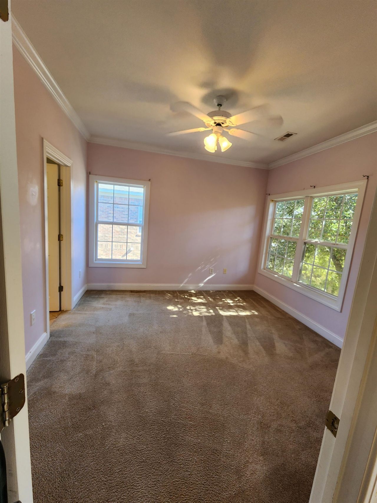 2053 Silvercrest Dr. Photo 17
