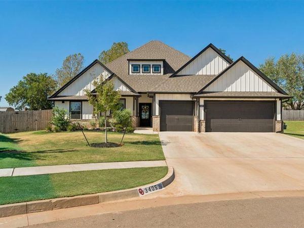 3405 Broadmoore Drive, Moore, OK 73160
