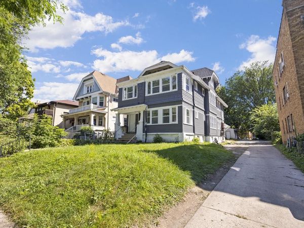 4266 W Highland BOULEVARD, Unit 4268, Milwaukee, WI 53208