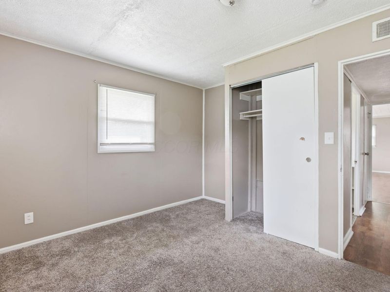 1091 S Ashburton Road, Columbus, OH 43227 Photo 15