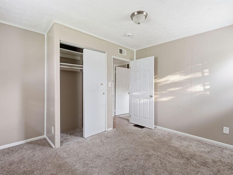 1091 S Ashburton Road, Columbus, OH 43227 Photo 16