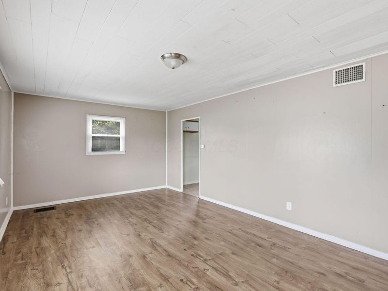 1091 S Ashburton Road, Columbus, OH 43227 Photo 4