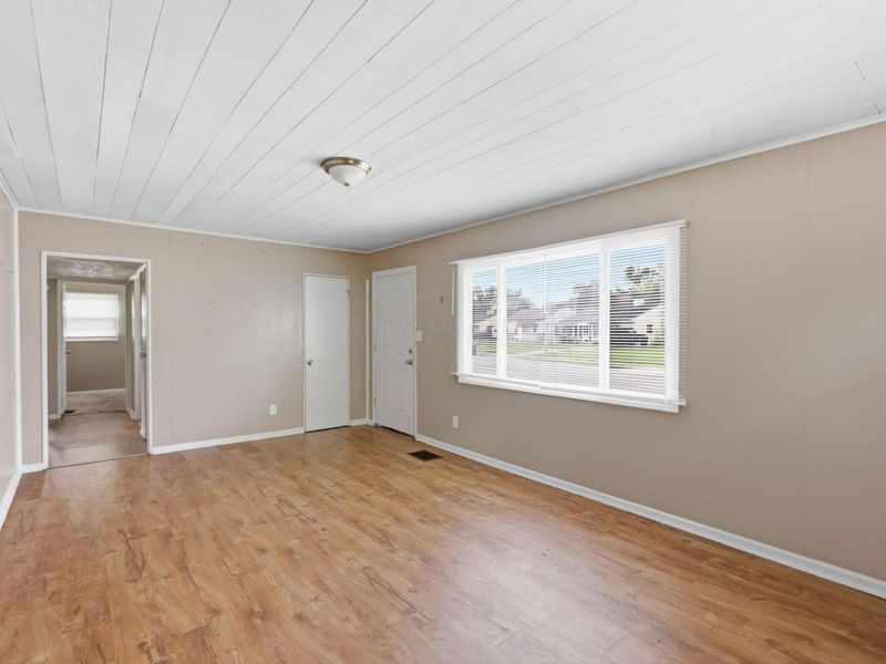 1091 S Ashburton Road, Columbus, OH 43227 Photo 5