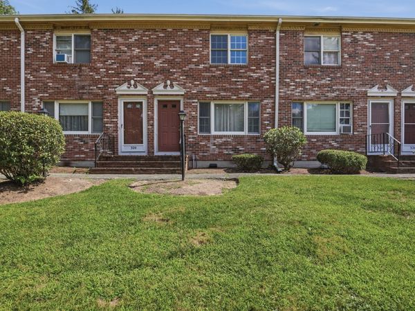 322 Bedford St, Unit 322, East Bridgewater, MA 02333