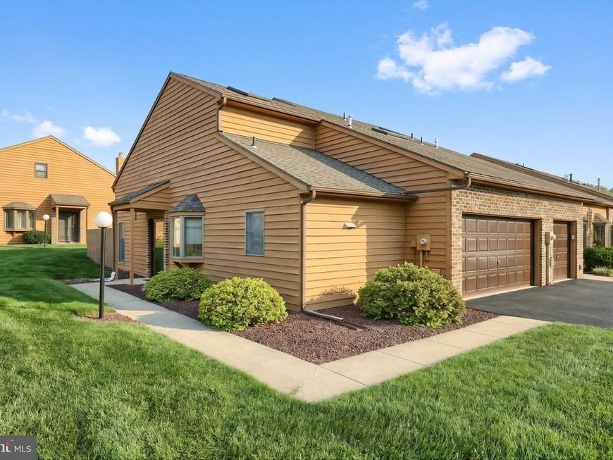 77 Westview Mnr , Unit 77, York, PA 17408 Main Photo