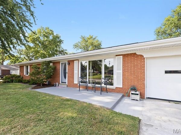 128 Aaron Drive, Belleville, IL 62220