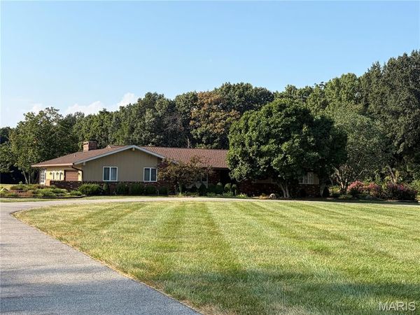 258 Yaeger Lake Trail , Litchfield, IL 62056