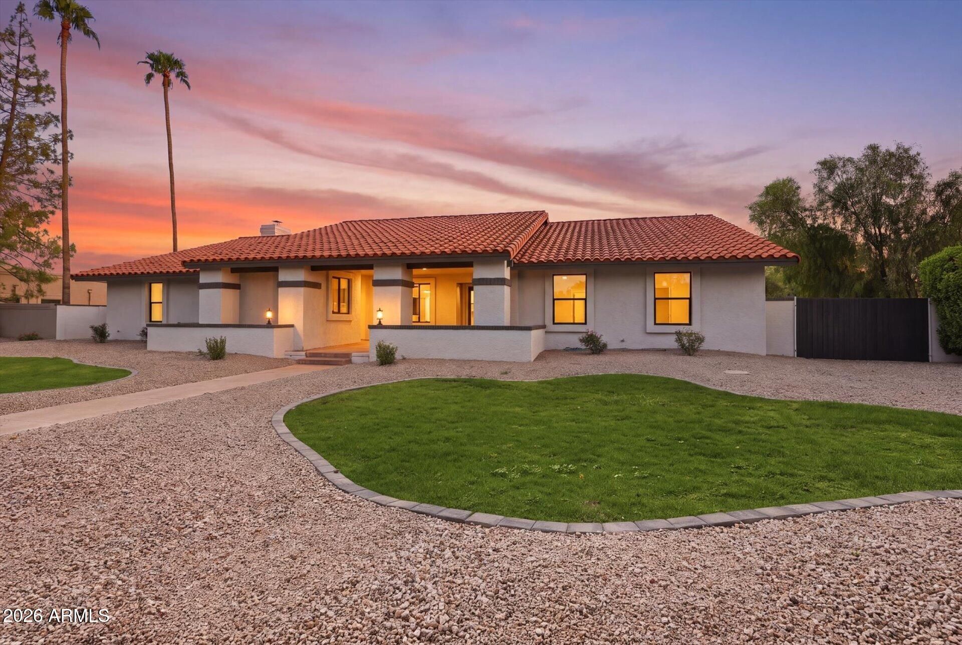 8852 S LAKESHORE Drive, Tempe, AZ 85284