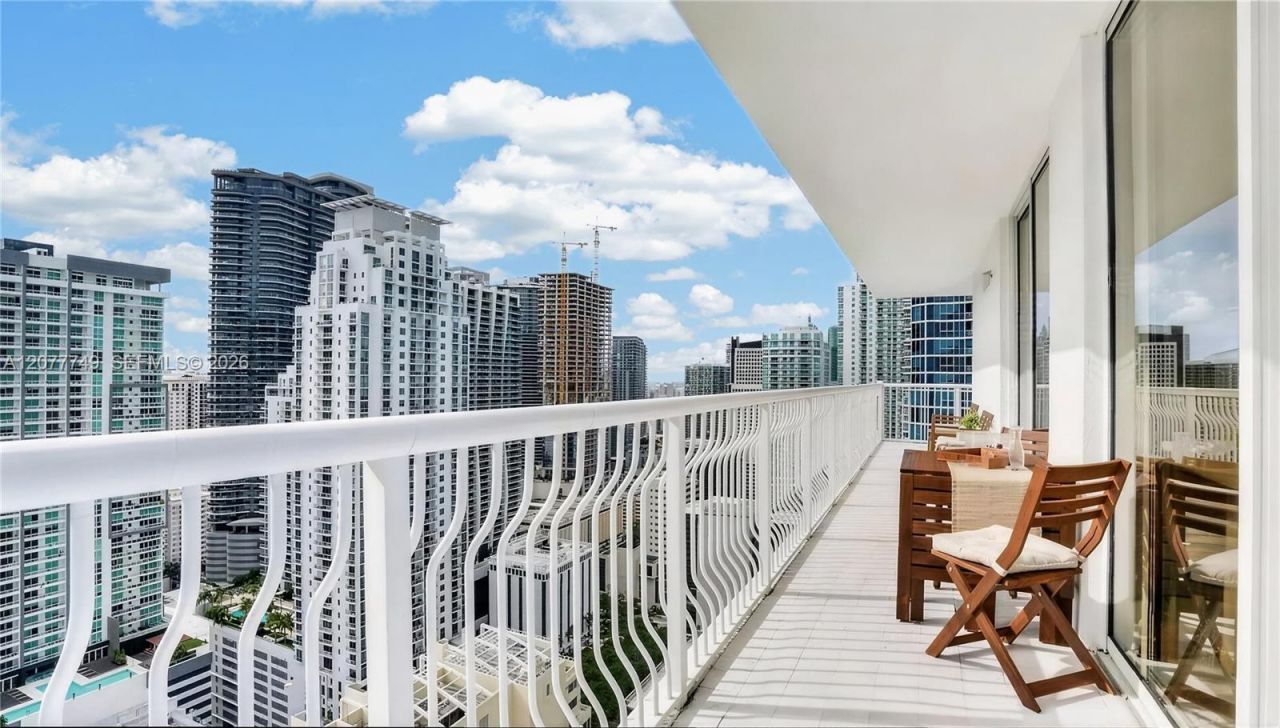 1200 Brickell Bay Dr, Unit 4324, Miami, FL 33131 Photo