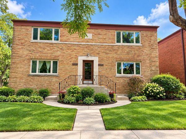 427 Edgewood Place, Unit 2N, River Forest, IL 60305