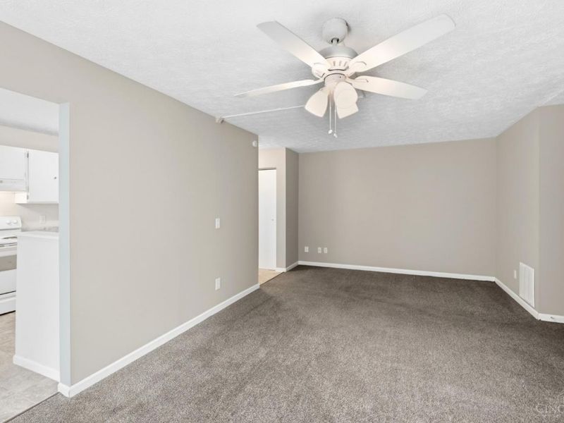 2057 Woodtrail Drive, Unit 86, Fairfield, OH 45014 Photo 7