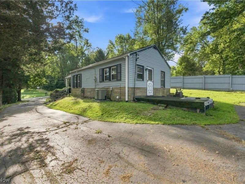 1780 Ambre Drive, Akron, OH 44312 Photo 2