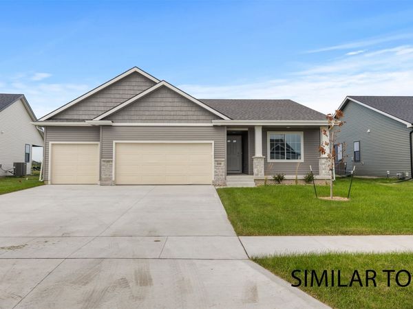 706 NE Crossing Oaks Drive , Ankeny, IA 50021
