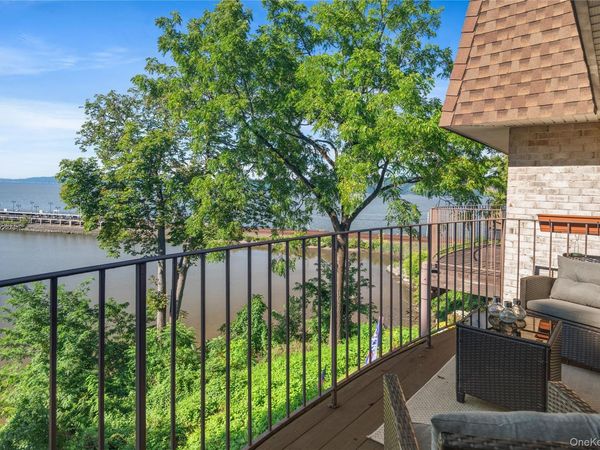 215 Kemeys, Unit 15, Briarcliff Manor, NY 10510