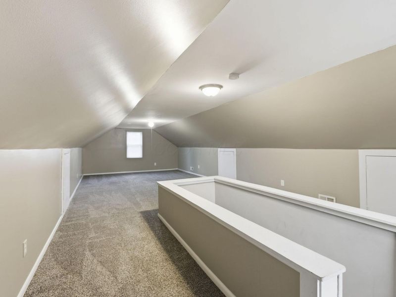 1080 Meadowdale Avenue, Columbus, OH 43219 Photo 12