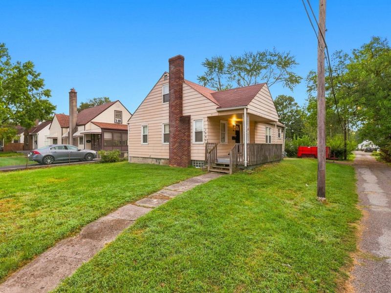 1080 Meadowdale Avenue, Columbus, OH 43219 Photo 4