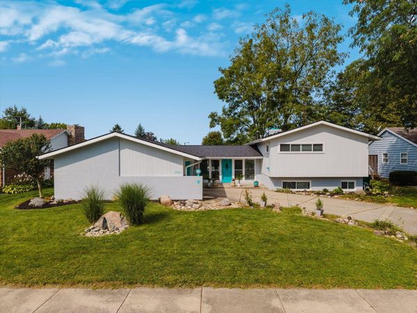 2801 Wellsford Lane, Springfield, OH 45503