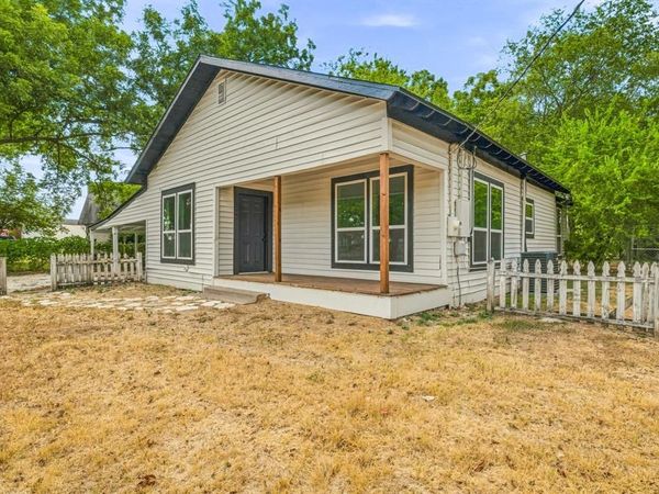 403 N Gaither Street, Glen Rose, TX 76043