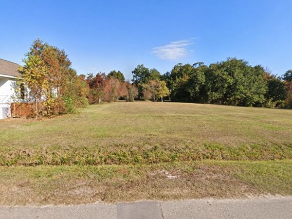 115 Bay Oaks Drive, Bay Saint Louis, MS 39520