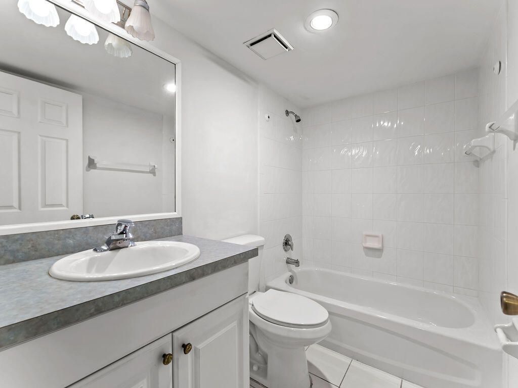 10044 S Ocean Drive, Unit 103, Jensen Beach, FL 34957 Photo