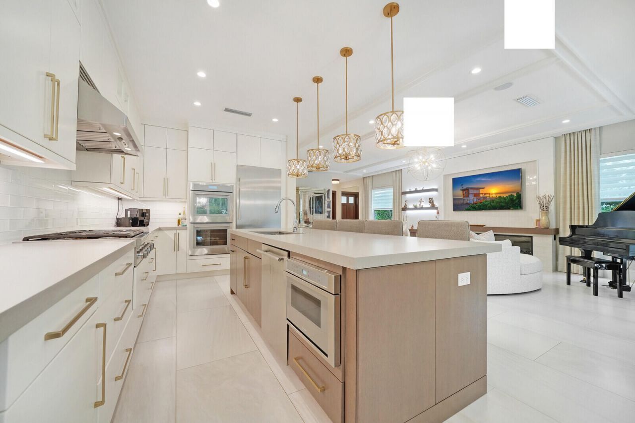 436 NE Wavecrest Way, Boca Raton, FL 33432 Photo