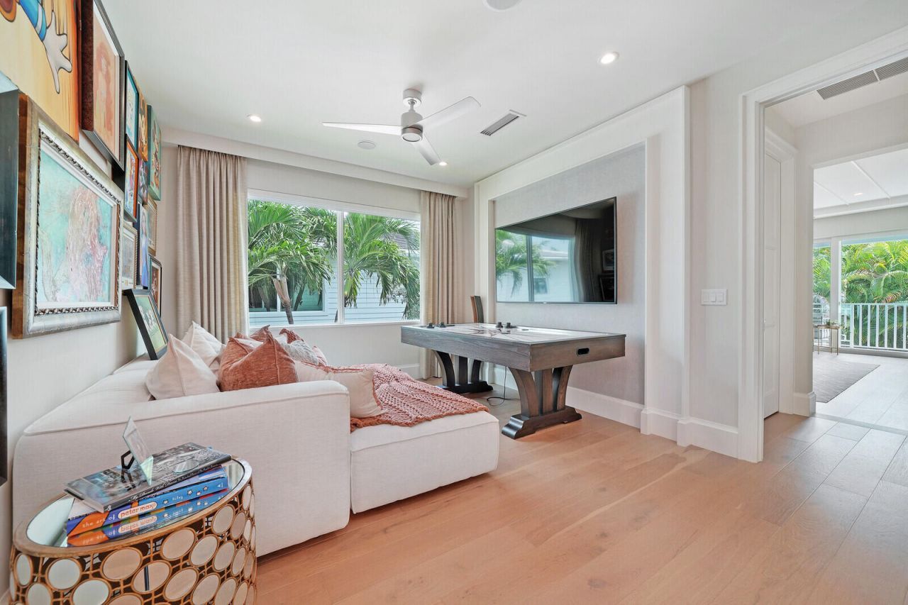 436 NE Wavecrest Way, Boca Raton, FL 33432 Photo