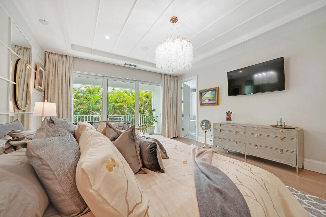 436 NE Wavecrest Way, Boca Raton, FL 33432 Photo